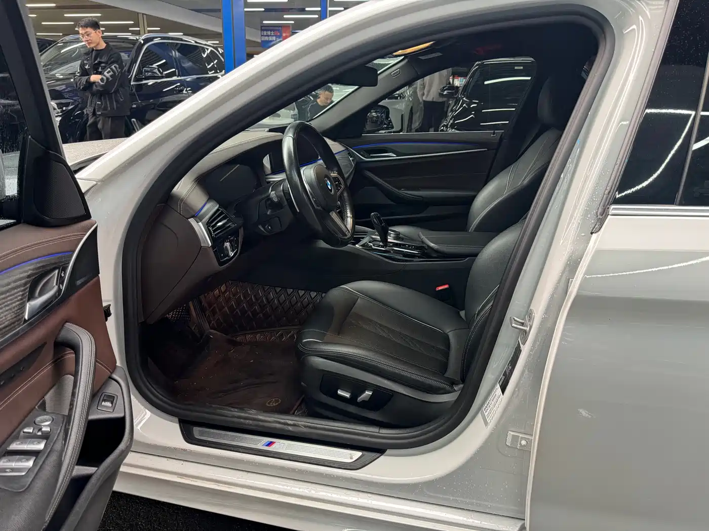 BMW 5 Series 2021 530Li Leading M Sport Package фото 7