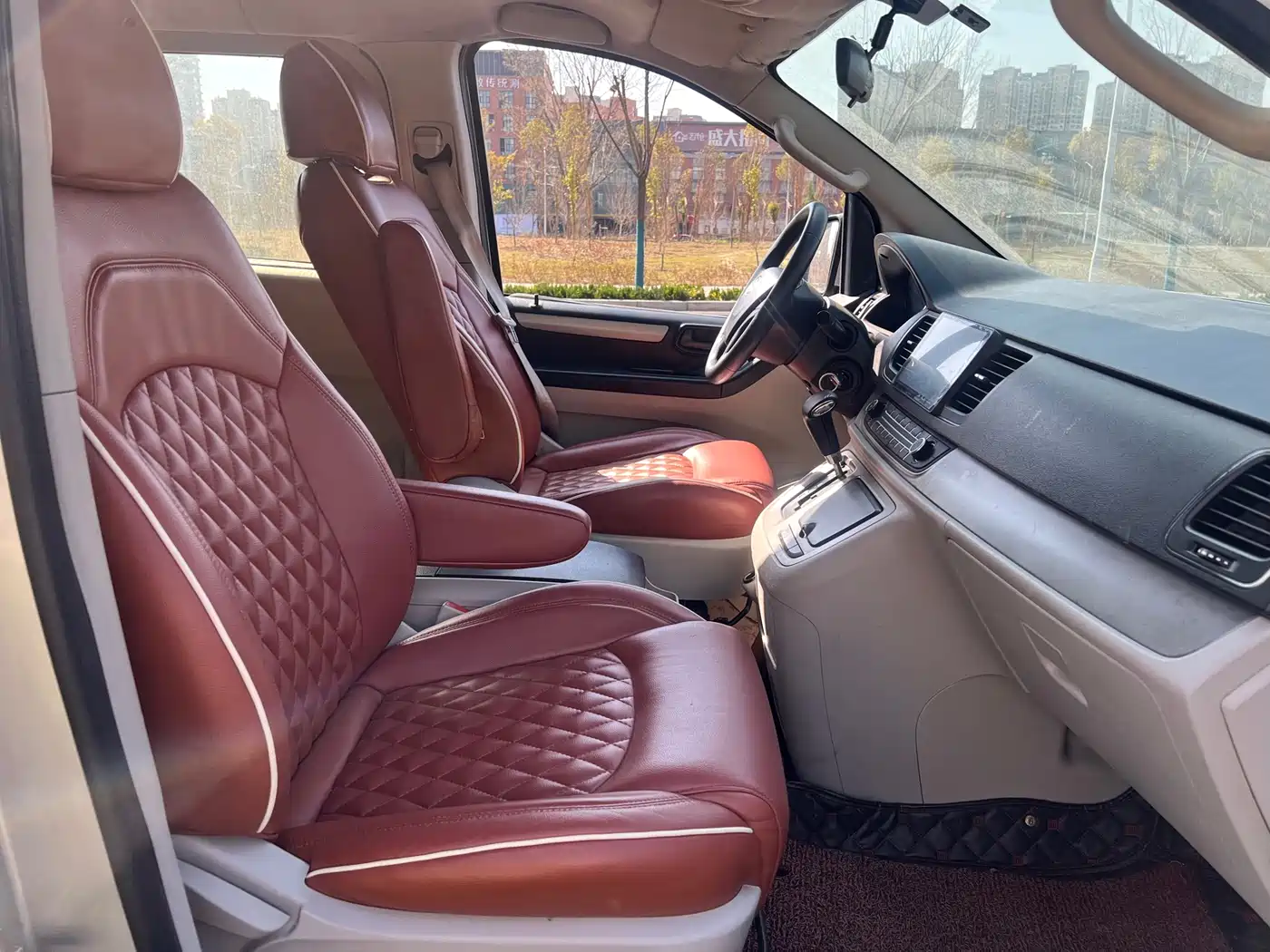 SAIC Maxus Maxus G10 2016 2.0T Automatic Elite фото 4