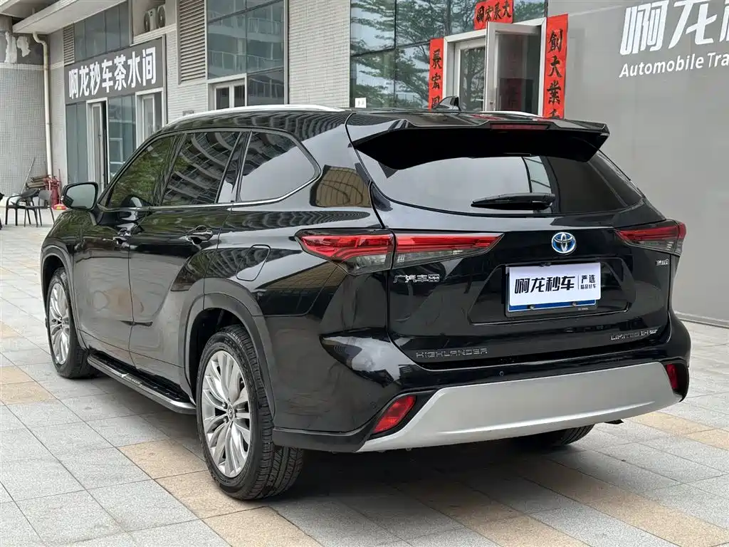 Toyota Highlander 2022 Dual Engine 2.5L 4WD Supreme Edition 7-Seater фото 8
