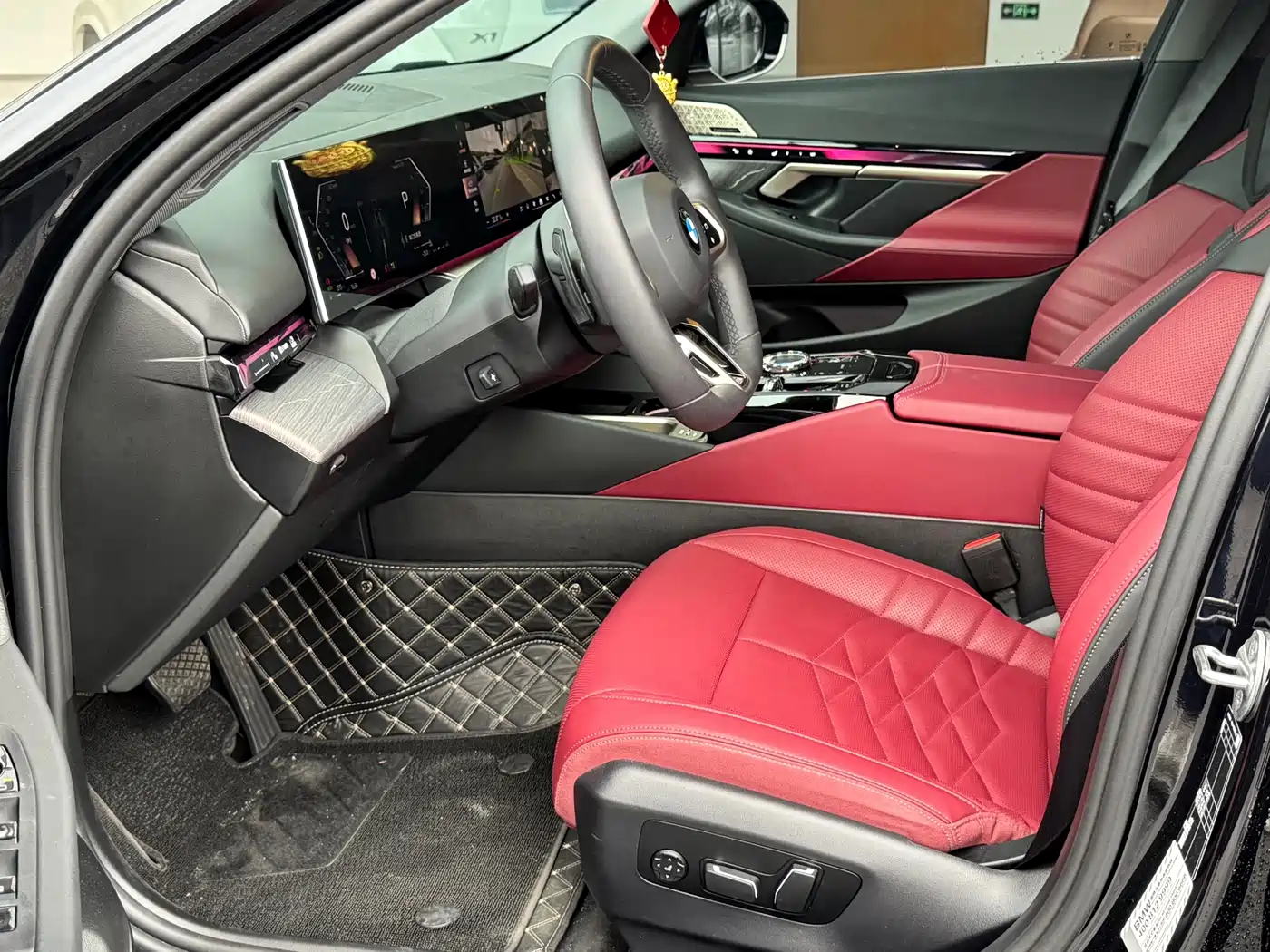 BMW 5 Series 2025 530Li Premium M Sport Package фото 7