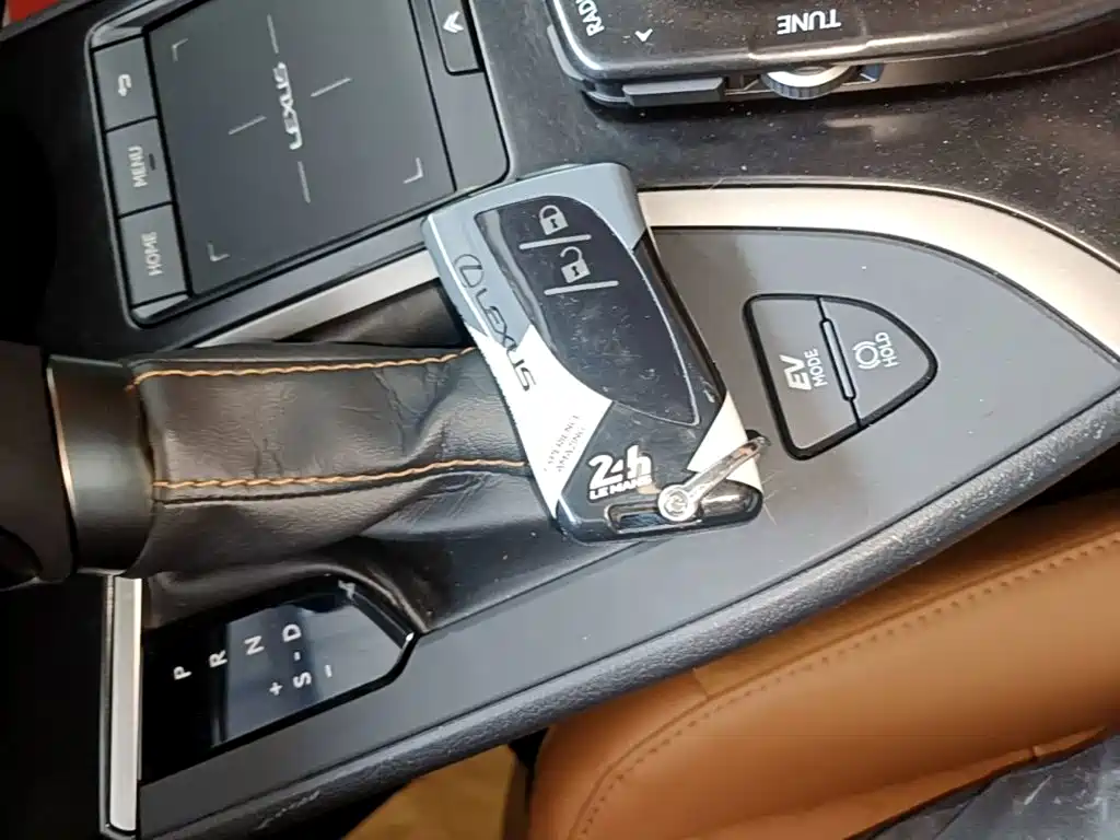 Lexus UX 2021 2020 260h Explore Fun Edition