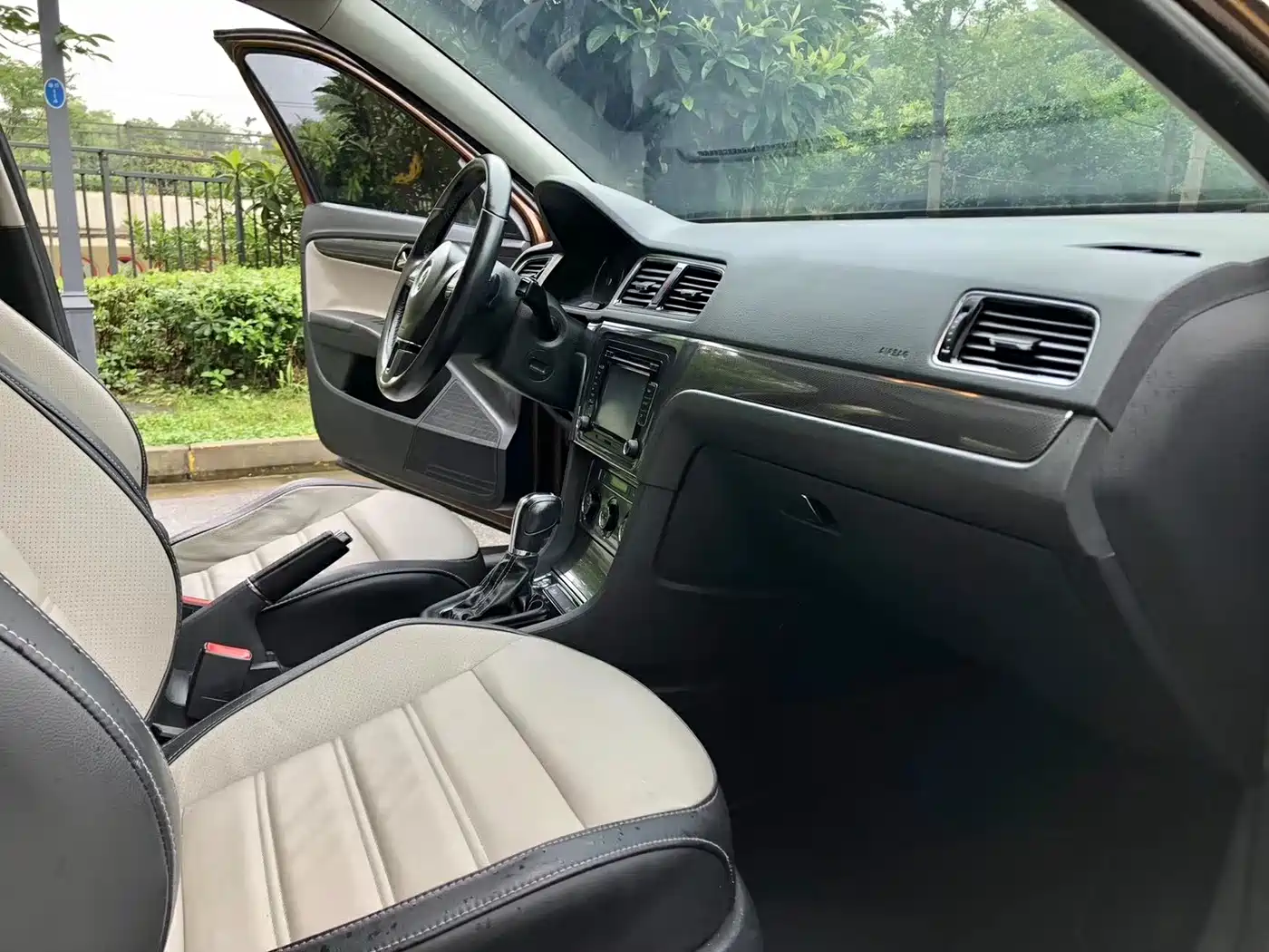 Volkswagen Gran Lavida 2014 1.4TSI DSG фото 5