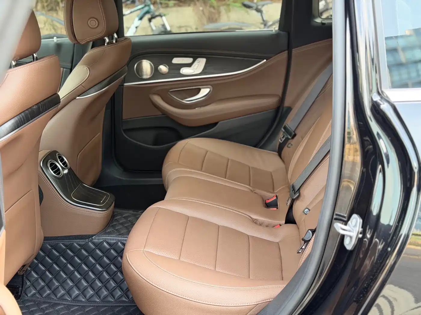 Mercedes-Benz E-Class 2023 Facelift E 300 L Sport Luxury фото 7