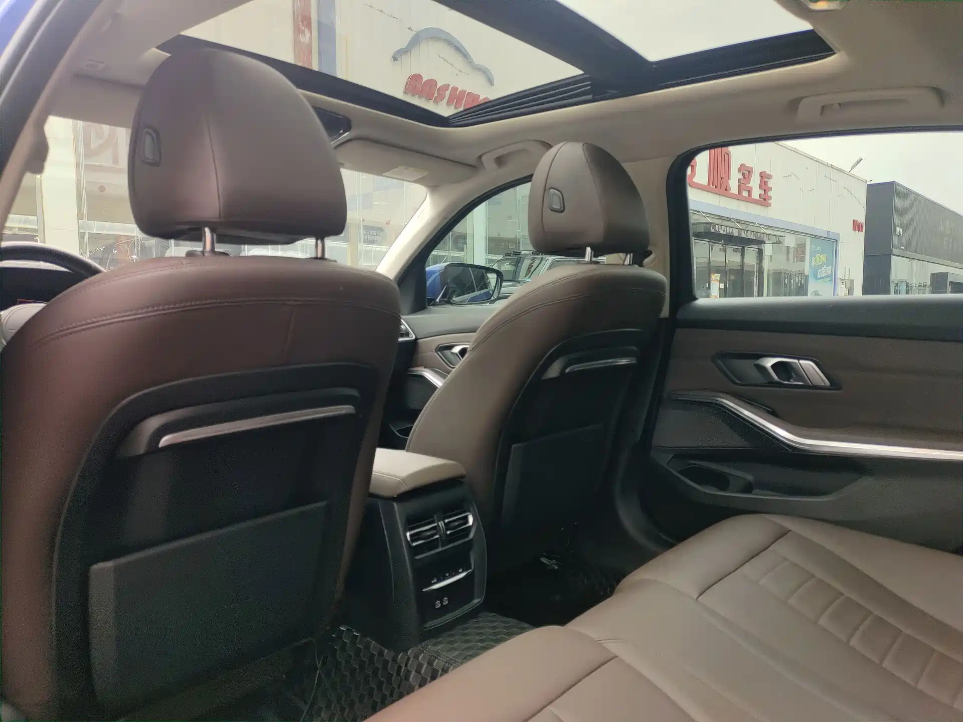 Photo 12 - BMW 3 Series