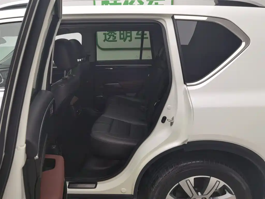 GAC Trumpchi Trumpchi GS7 2017 320T 2WD Luxury Smart Connect фото 15