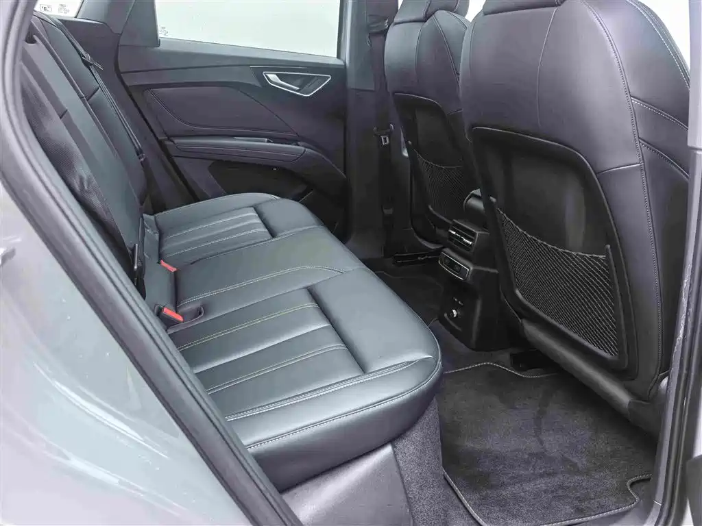 Audi Q4 e-tron 2025 2024 40 e-tron Pioneer Edition
