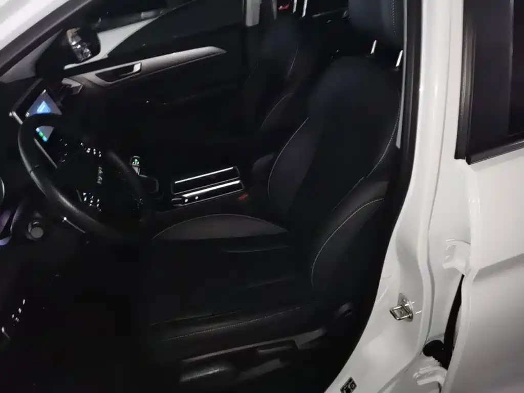 Haval M6 2024 2023 PLUS 1.5T DCT Luxury Smart Connect