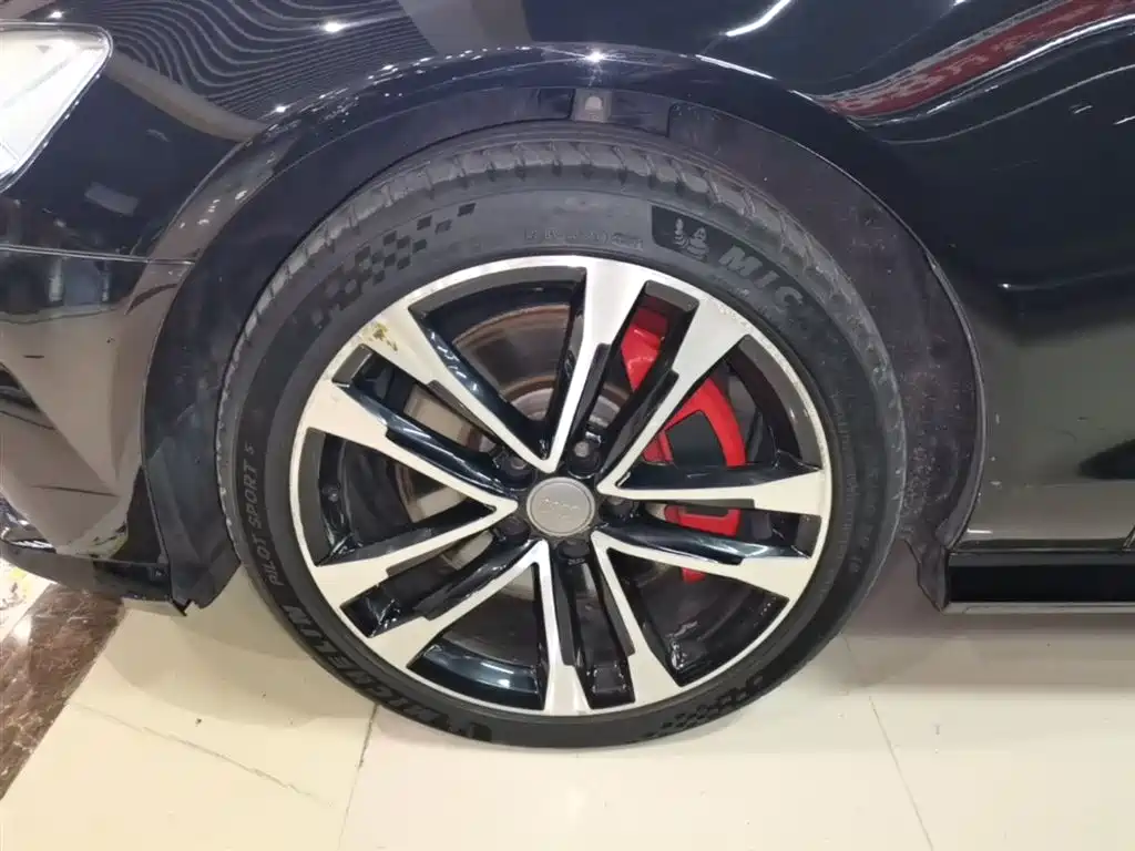 Audi A6L 2018 30th Anniversary 45 TFSI quattro Sport фото 23