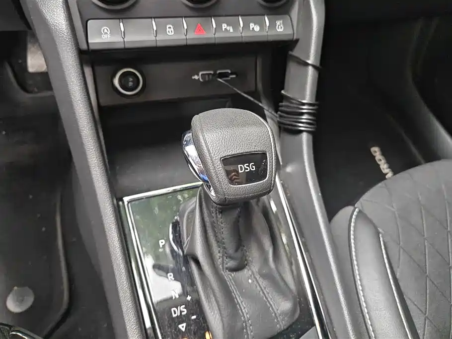 Škoda Karoq 2019 TSI280 Smart Drive Luxury Edition China V фото 15