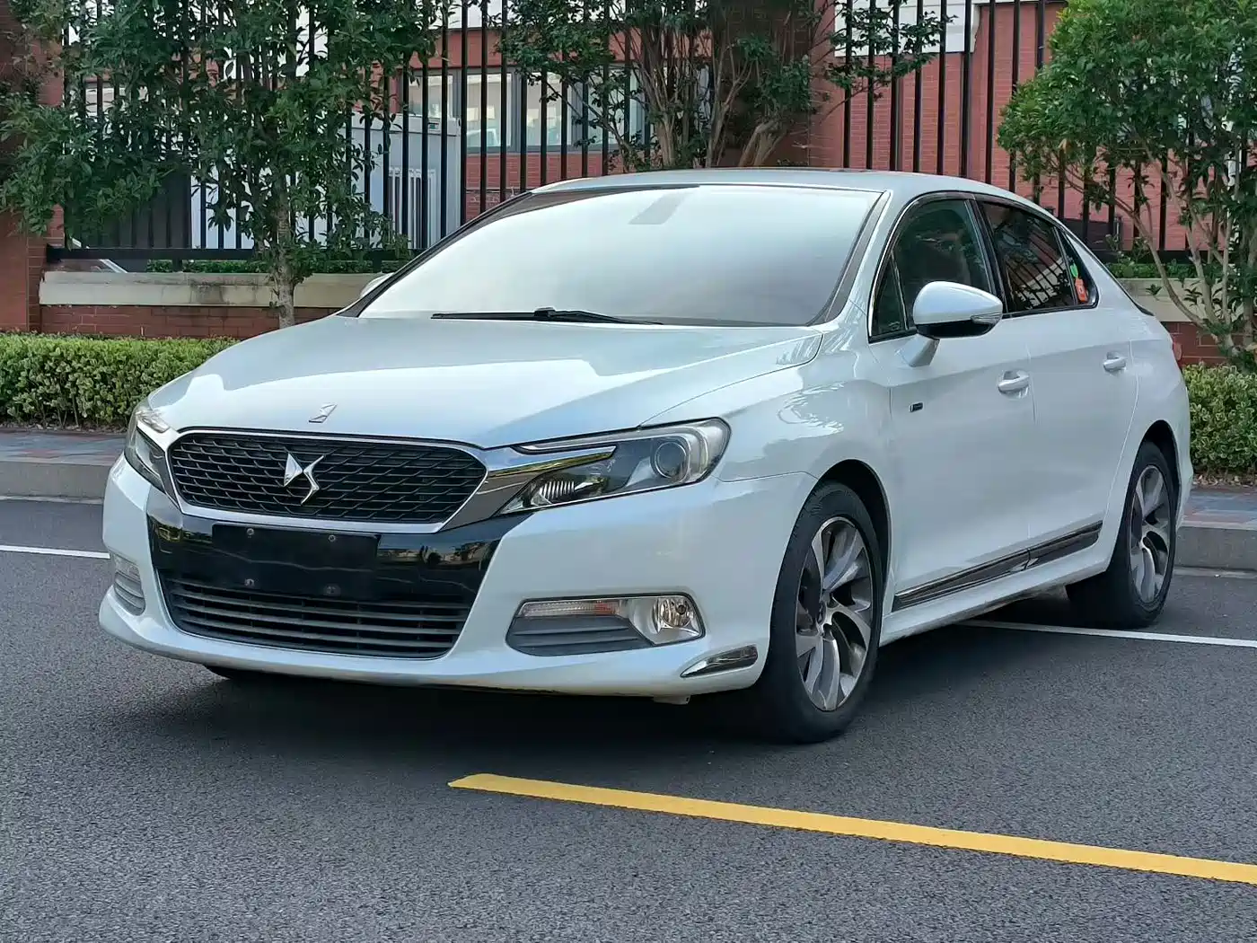 DS 5LS 2014 2014 1.6T Elegance THP160