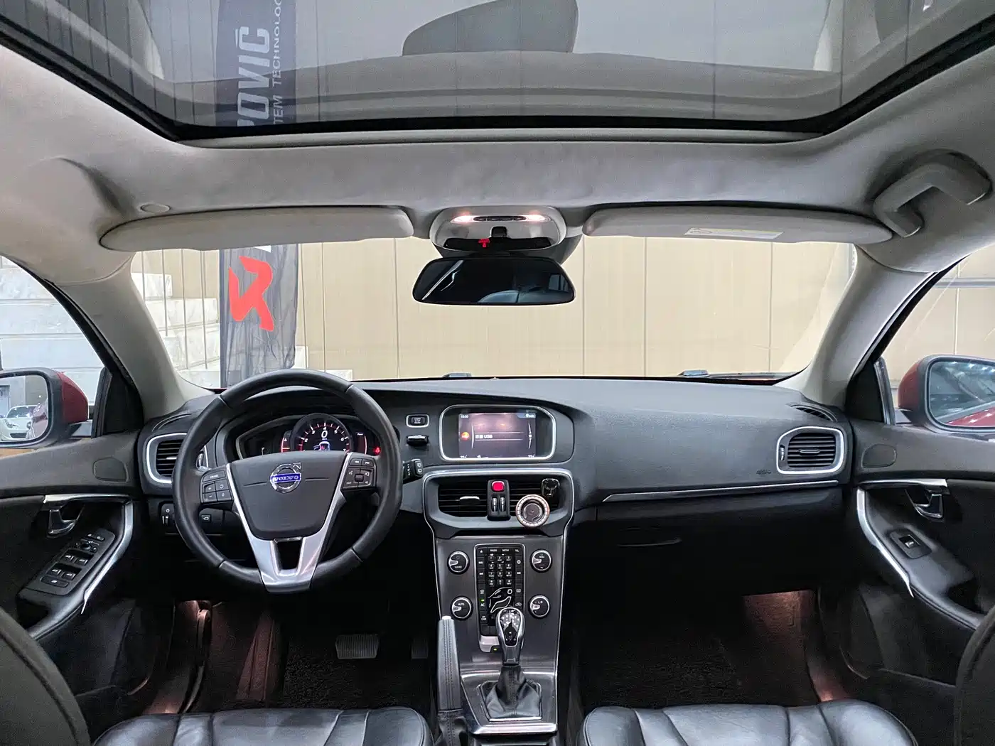 Фото 4 - Volvo V40