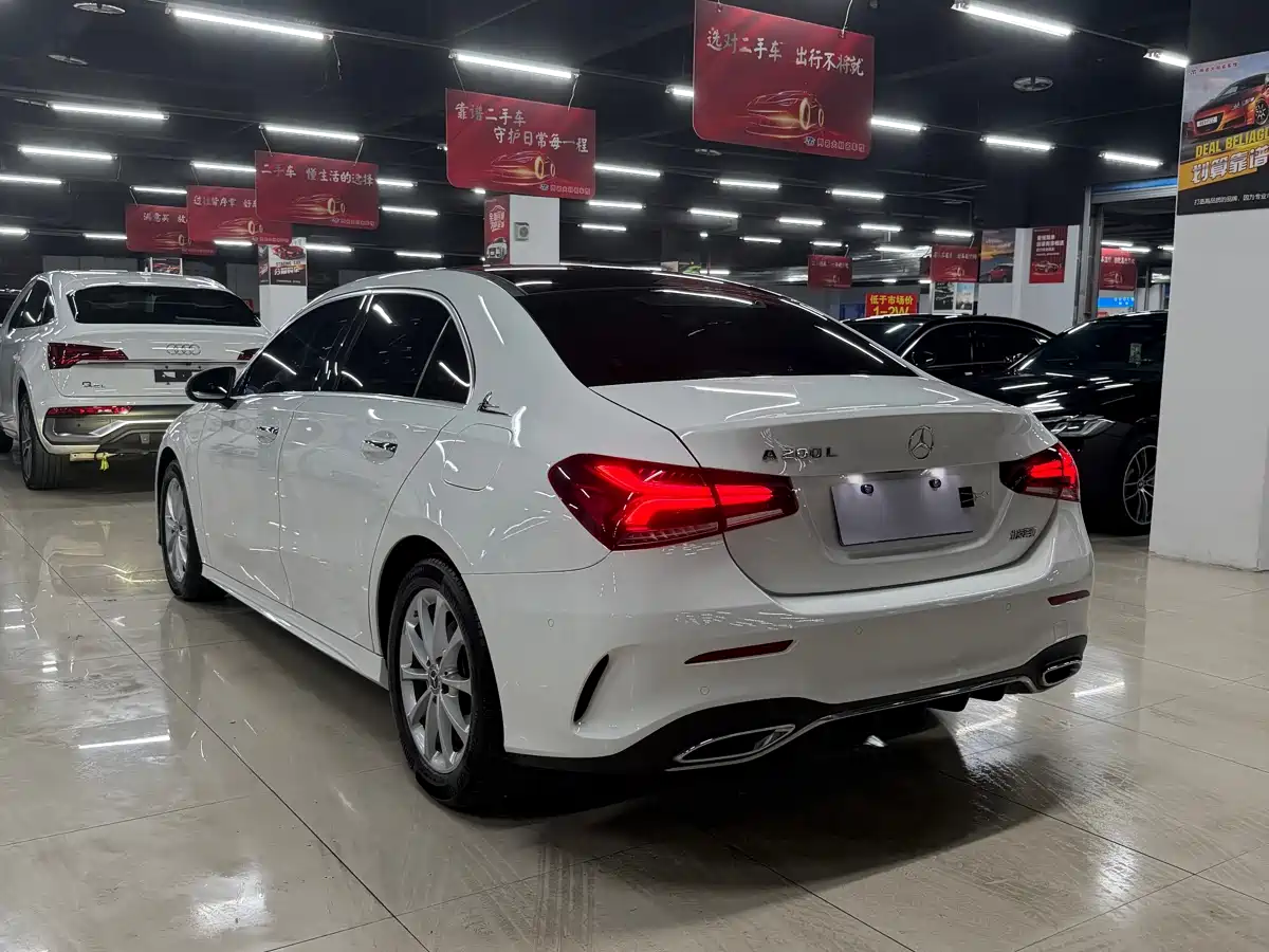 Mercedes-Benz A-Class 2021 A 200 L Sport Sedan Dynamic Type фото 7