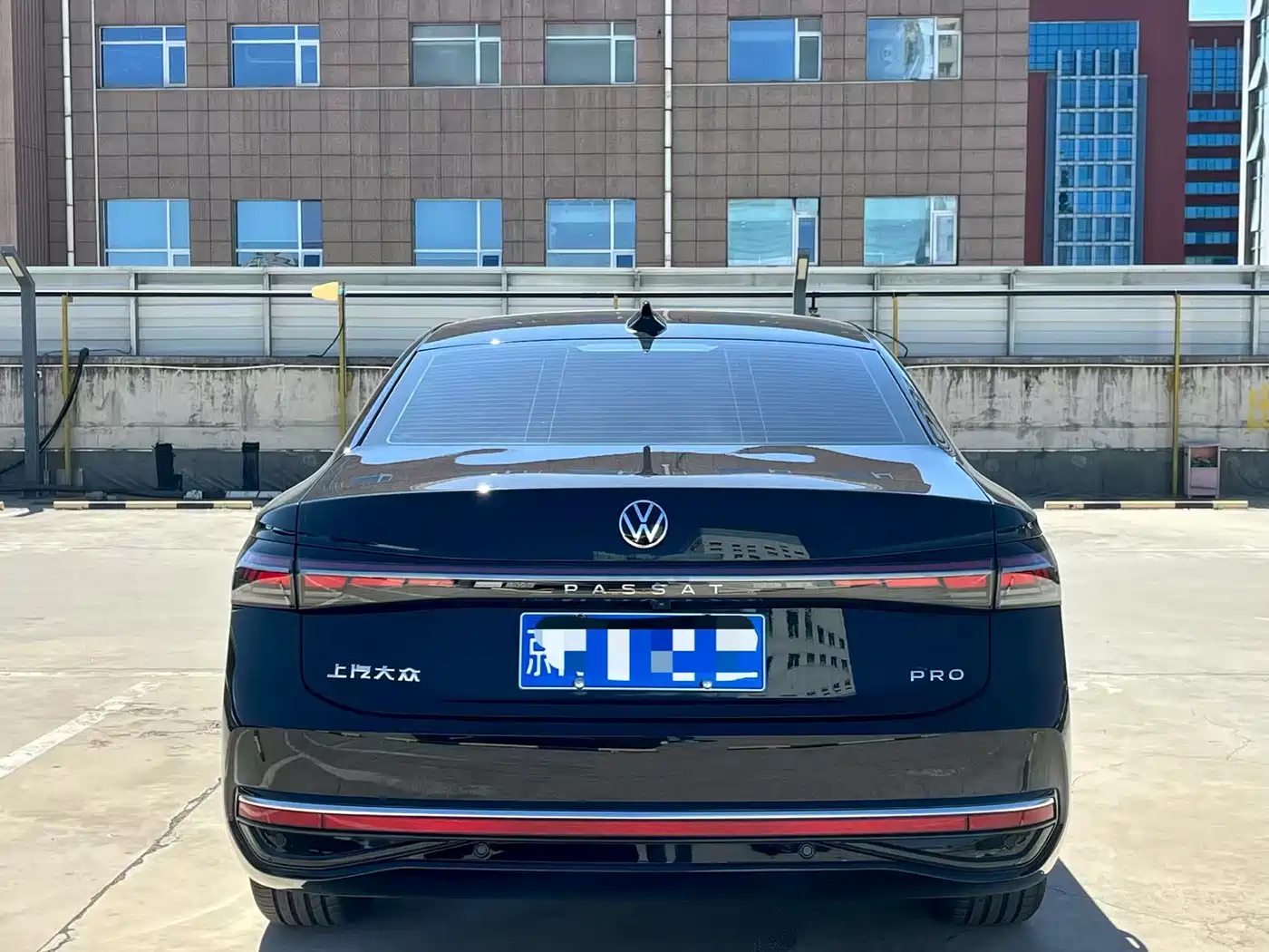 Volkswagen Passat 2025 Pro 380TSI Dragon Glory Edition фото 8