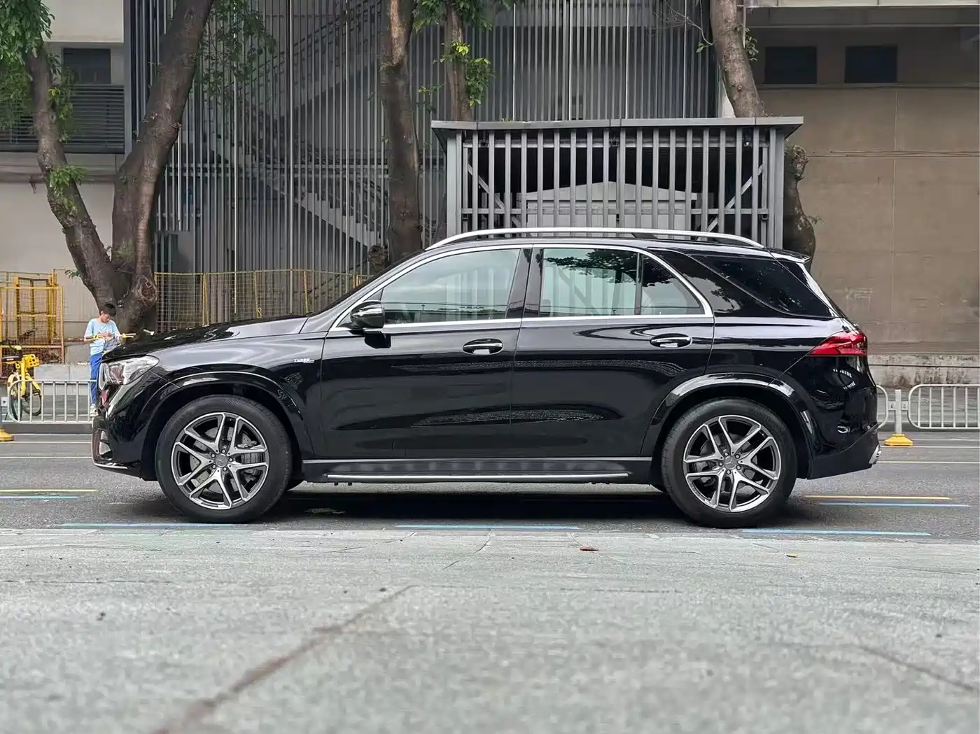Mercedes-Benz GLE AMG 2024 AMG GLE 53 4MATIC+ фото 3