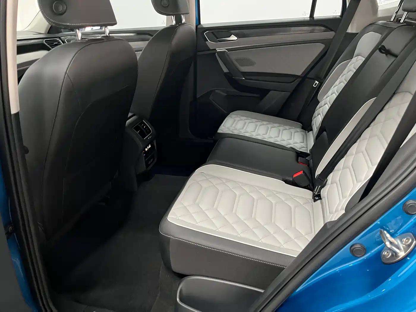 Volkswagen Tayron 2023 280TSI 2WD Luxury Plus Advanced Edition фото 11