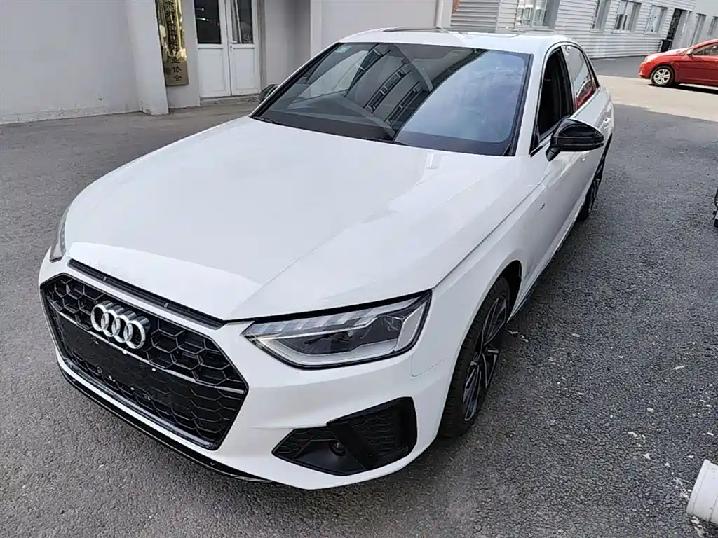 Audi A4L 2023 40 TFSI Luxury Sport