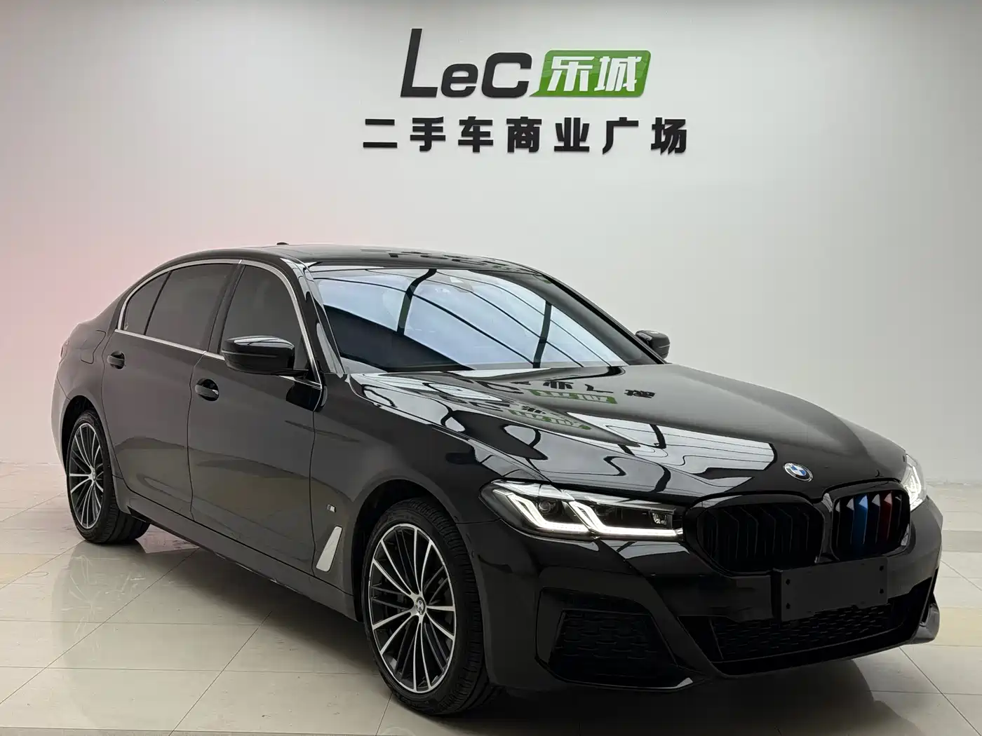 BMW 5 Series 2023 Facelift 530Li Leading M Sport Package фото 3