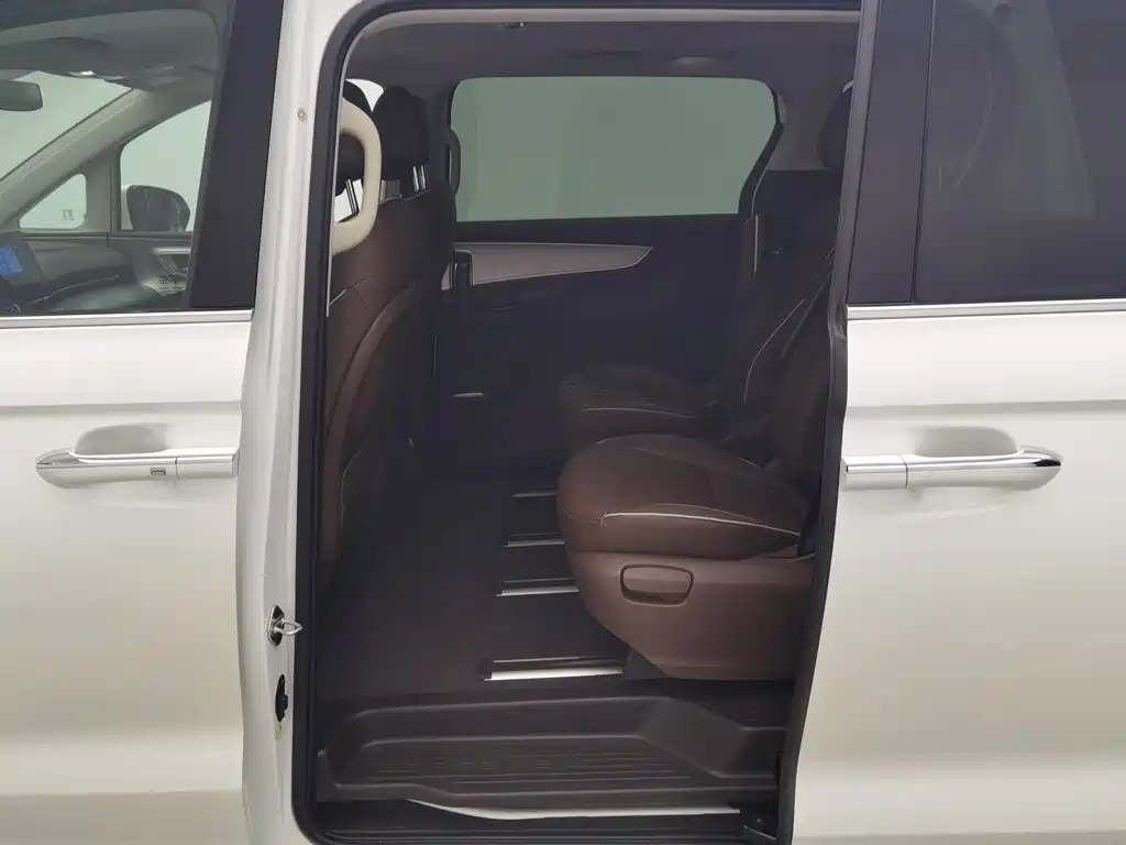 Roewe iMAX8 2024 2023 400TGI Comfort Edition