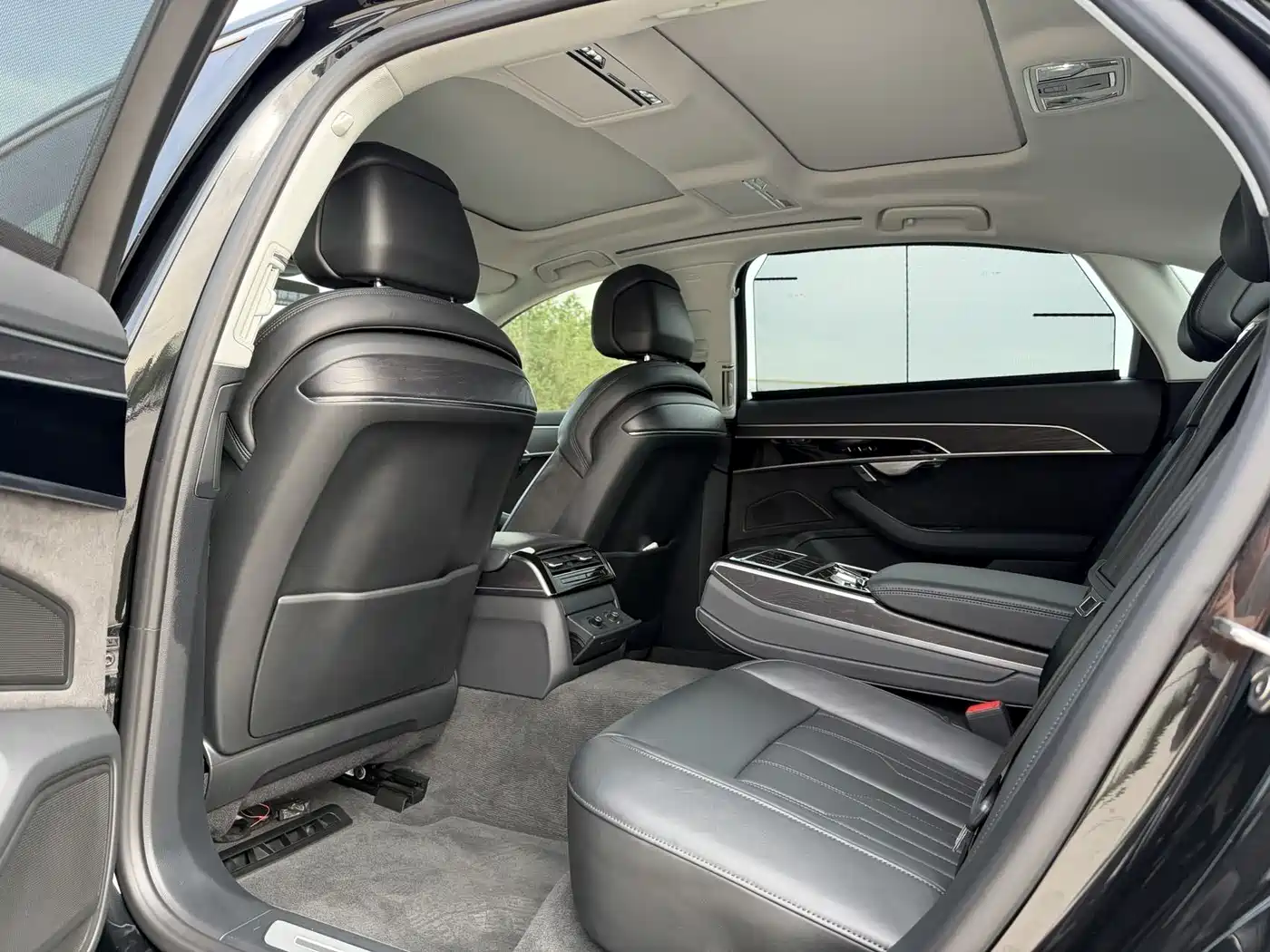Audi A8 2019 A8L 50 TFSI quattro Comfort фото 9