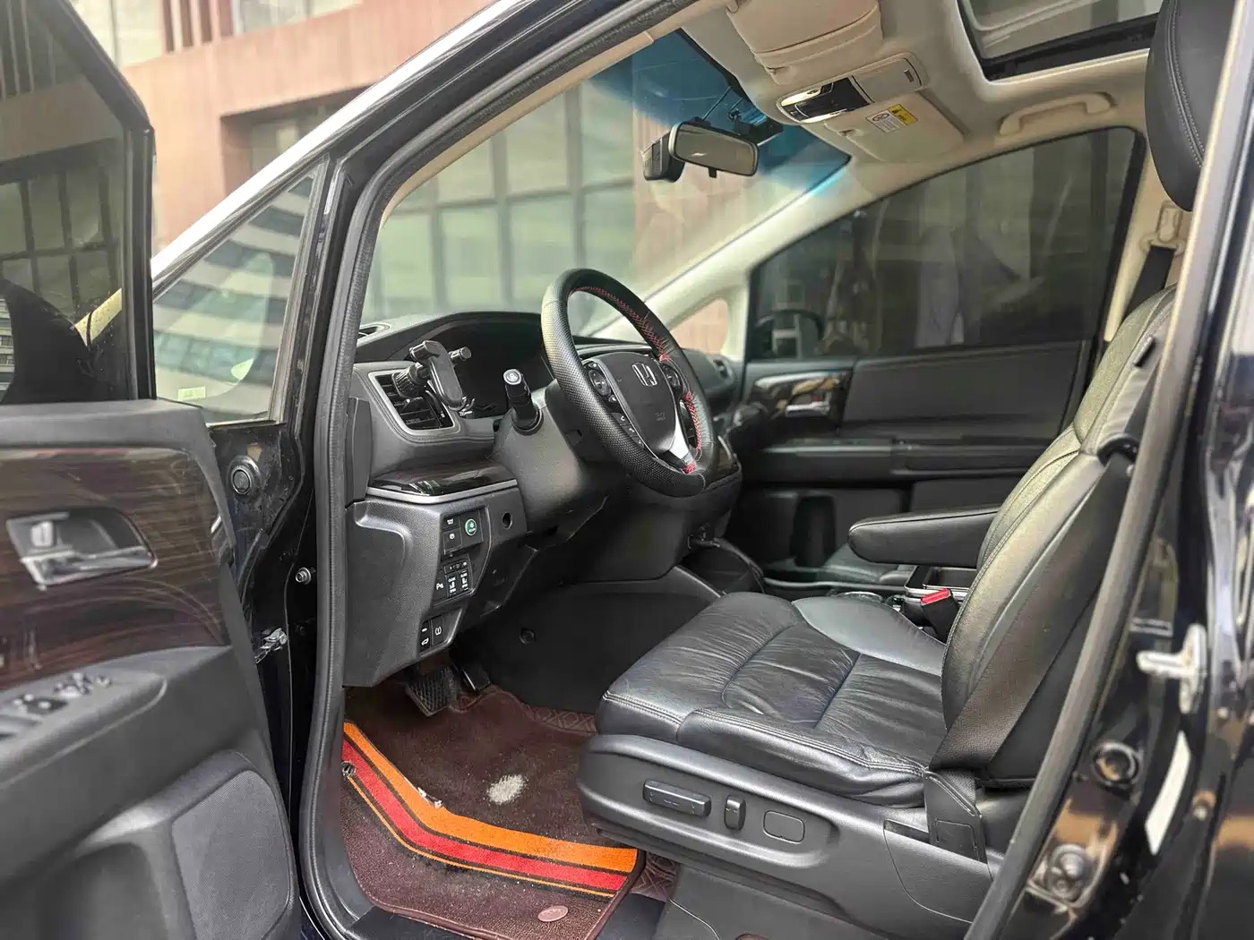 Фото 4 - Honda Odyssey