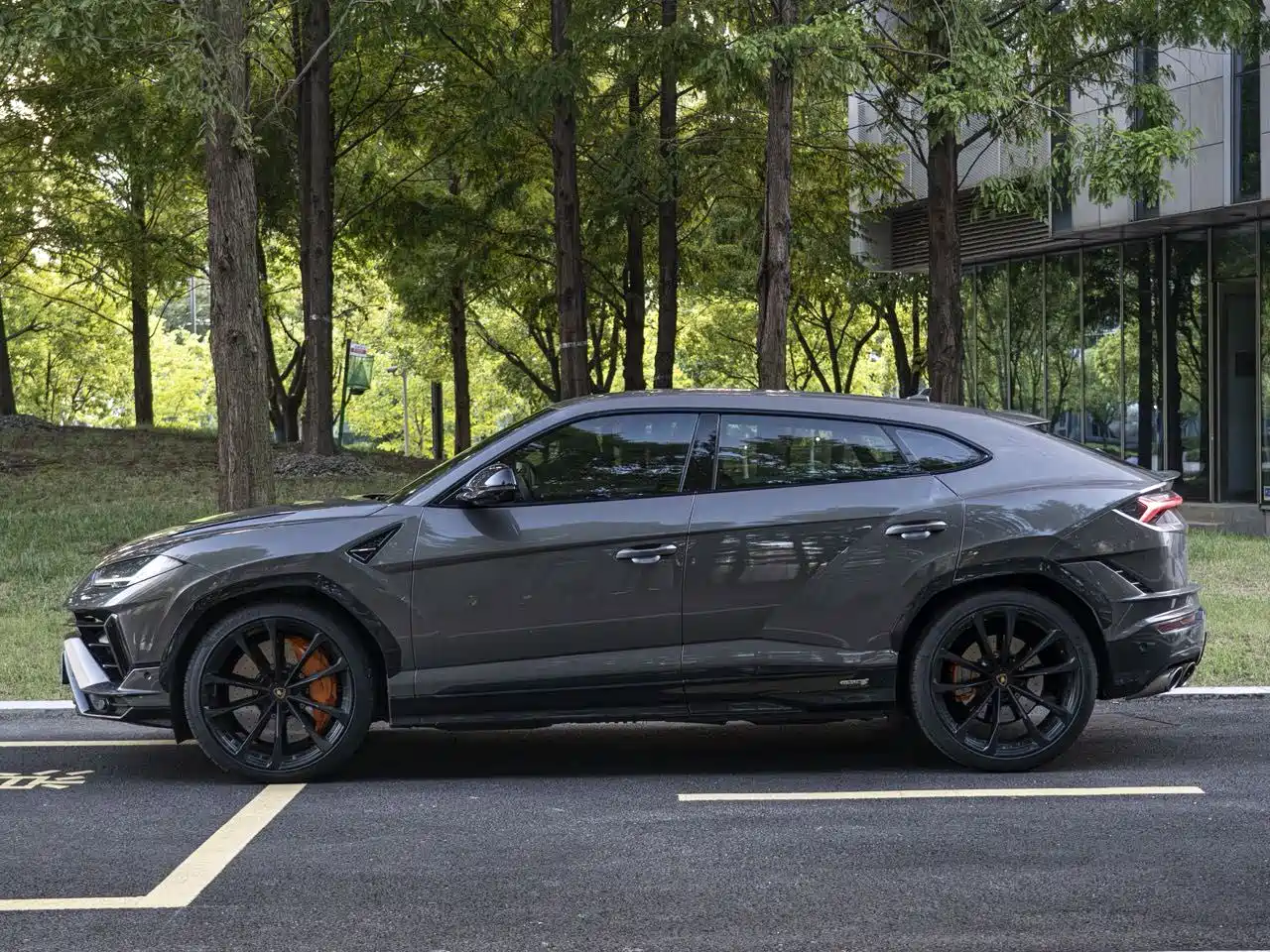Фото 4 - Lamborghini Urus