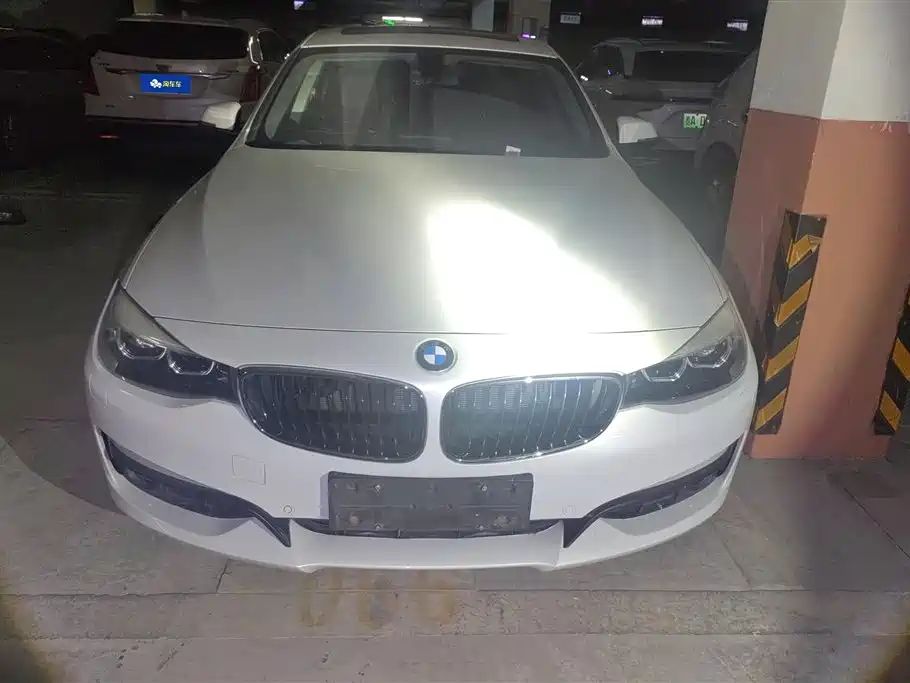 BMW 3 Series GT 2017 320i Fashion фото 2