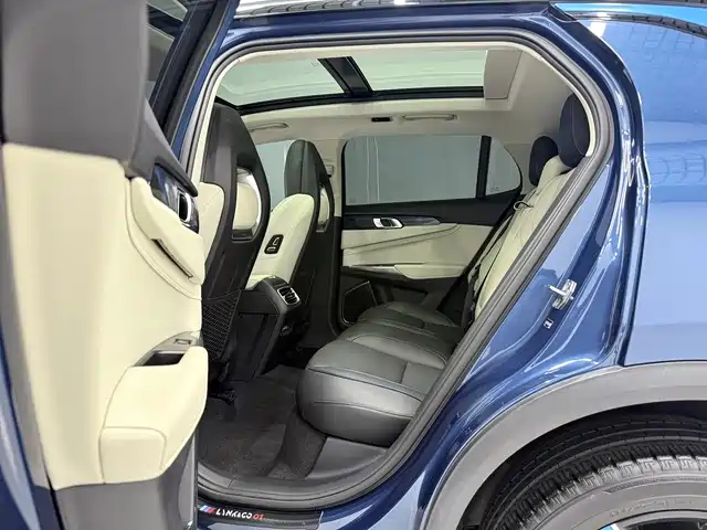 Lynk & Co 01 2019 2.0T 2WD Shine Pro Version China VI фото 12