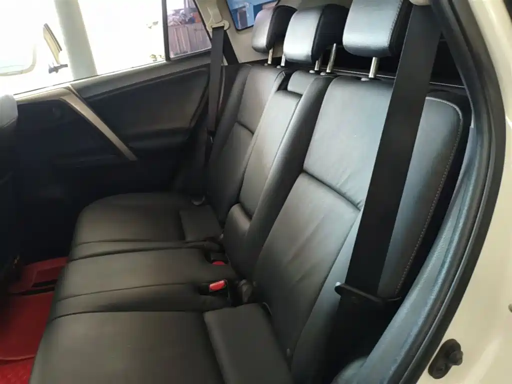 Toyota RAV4 Rongfang 2015 2.5L Automatic 4WD Elite Edition фото 17