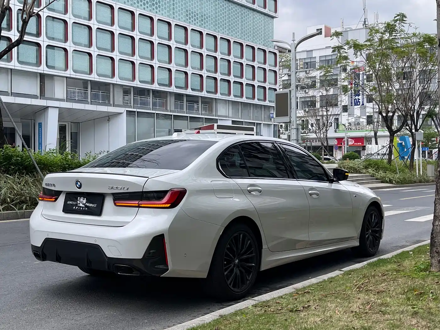 BMW 3 Series 2024 325Li M Sport Shadowline Package фото 6