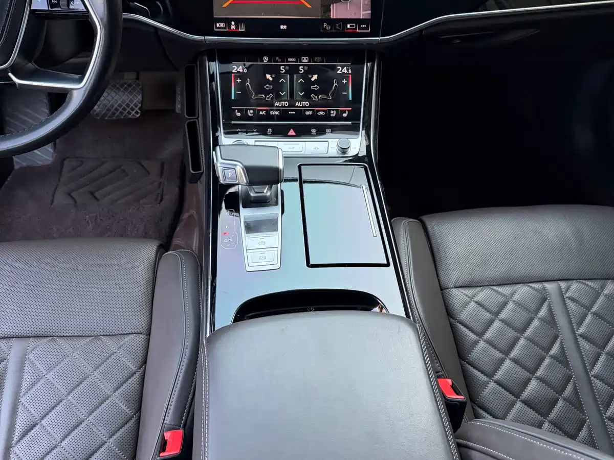 Audi A8 2023 A8L 50 TFSI quattro Exclusive фото 8