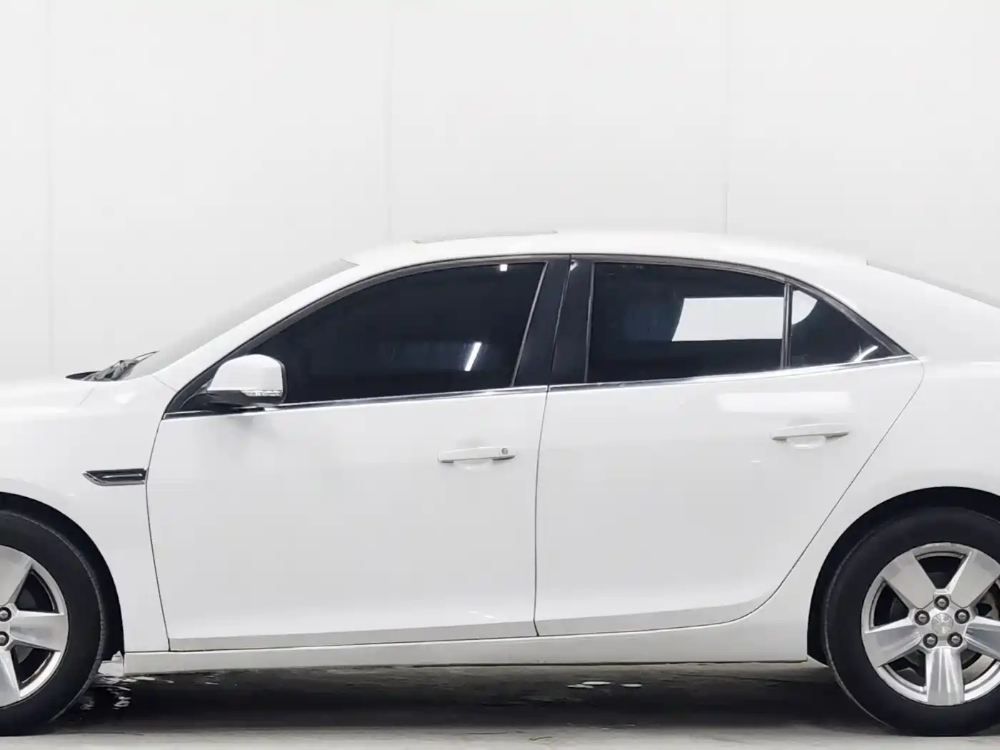 Chevrolet Malibu 2014 2.0L Automatic Luxury фото 7