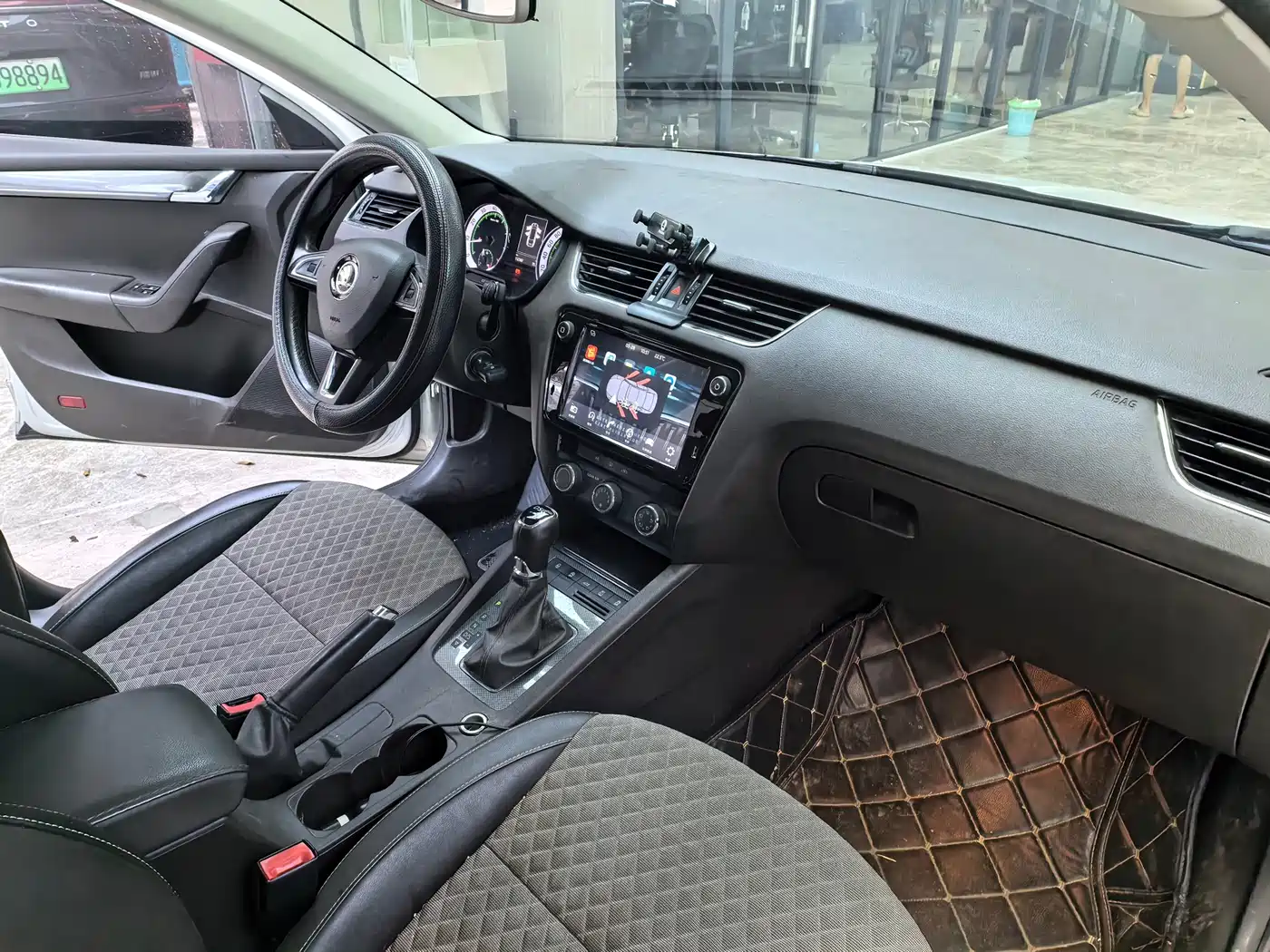 Škoda Octavia 2018 Model Wagon TSI280 DSG Luxury Edition фото 16
