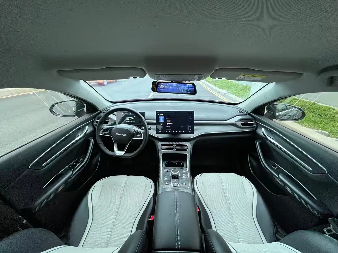 BYD Destroyer 05 2024 Glory Edition DM-i 55KM Luxury фото 6