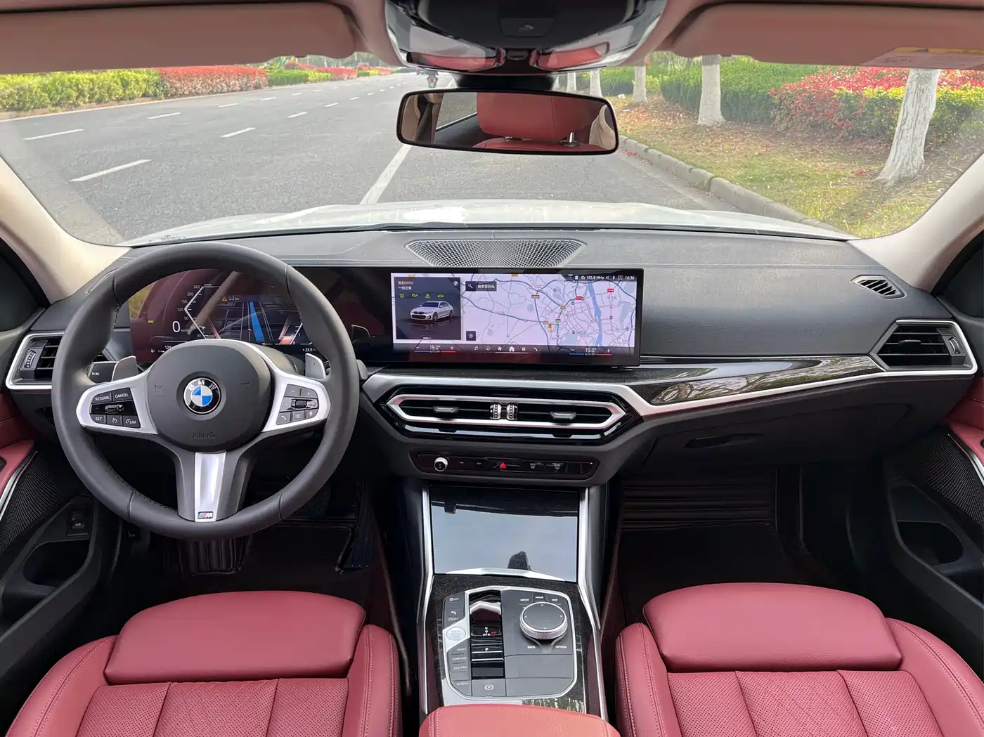 BMW 3 Series 2023 325Li M Sport Package фото 9