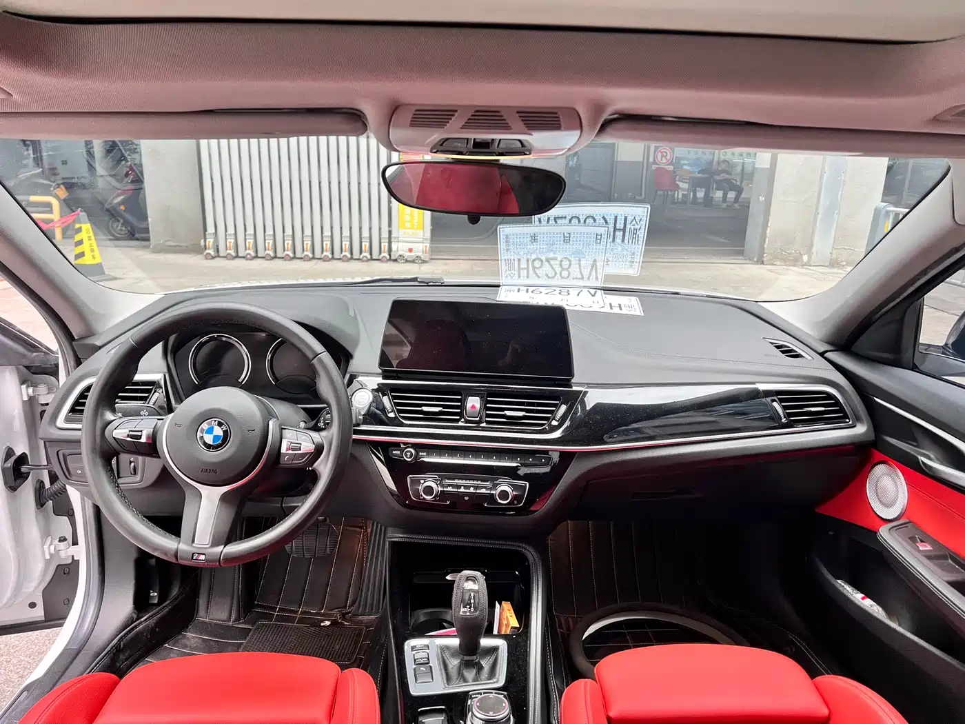 BMW 1 Series 2021 125i M Sport Black Night Edition фото 27