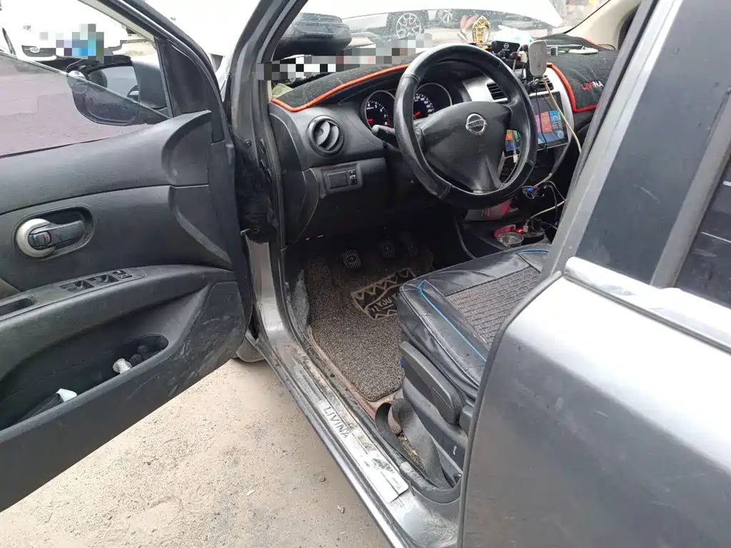 Фото 21 - Nissan Livina