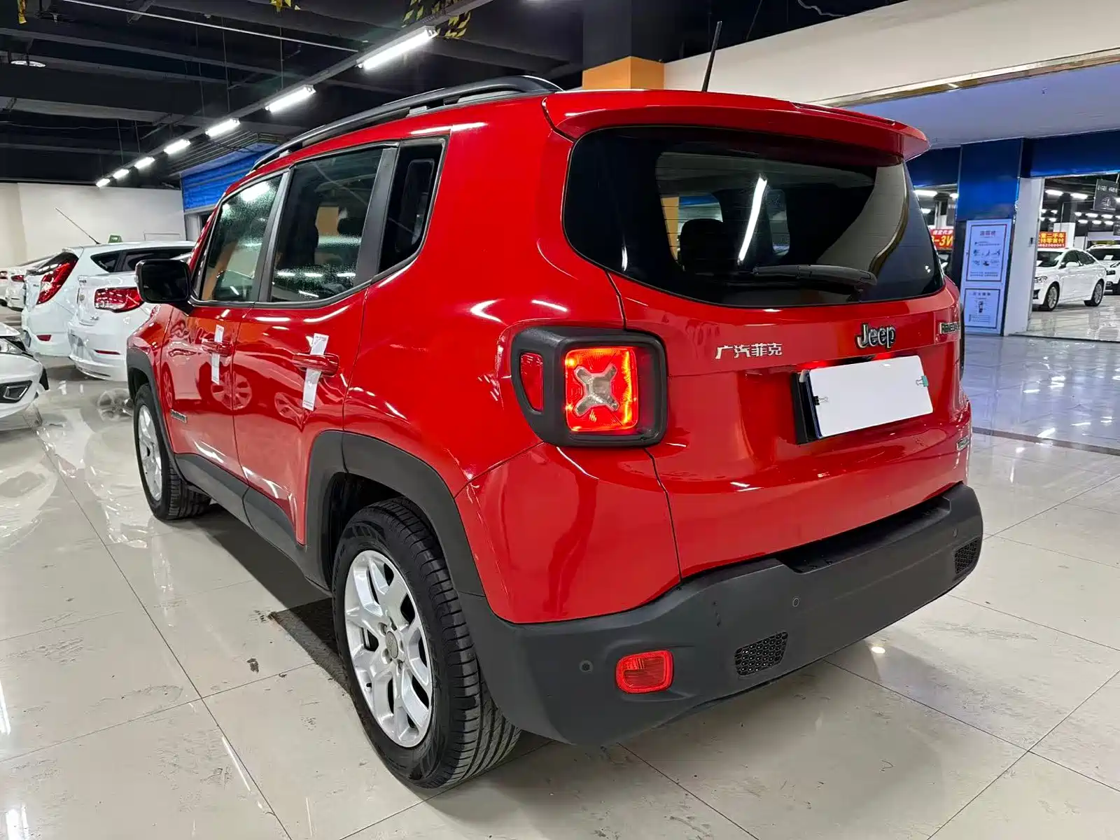 Photo 8 - Jeep Renegade