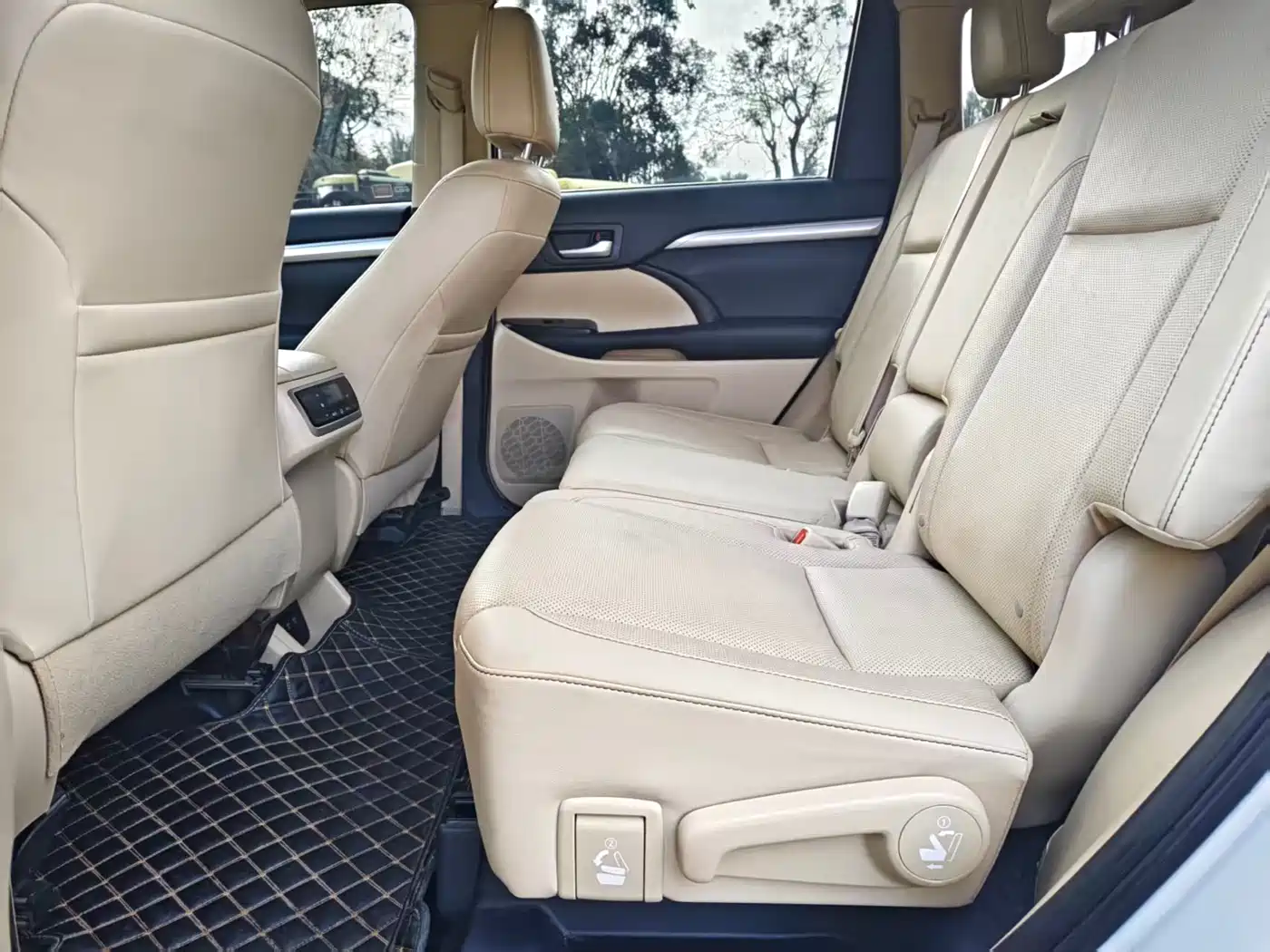 Toyota Highlander 2018 2.0T 4WD Luxury 7-seater China VI фото 6