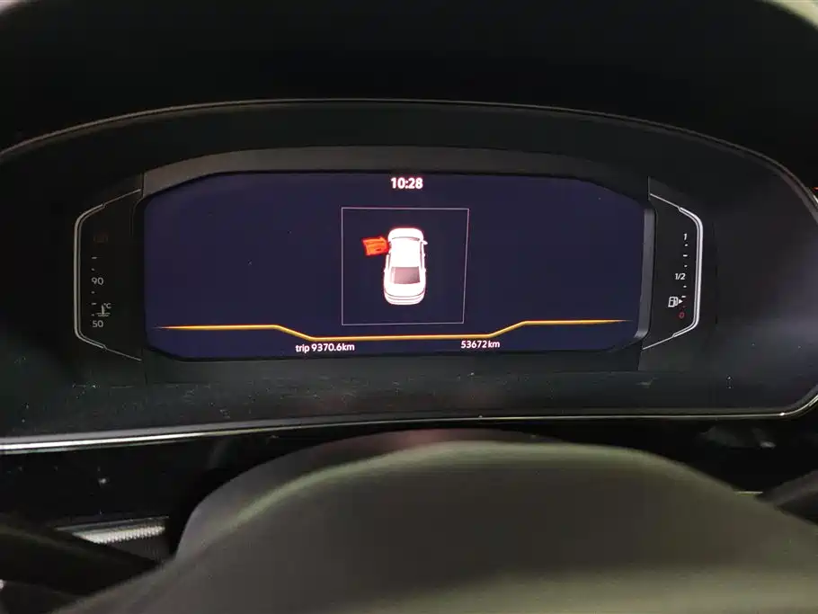 Volkswagen Passat 2022 330TSI Luxury Edition фото 14