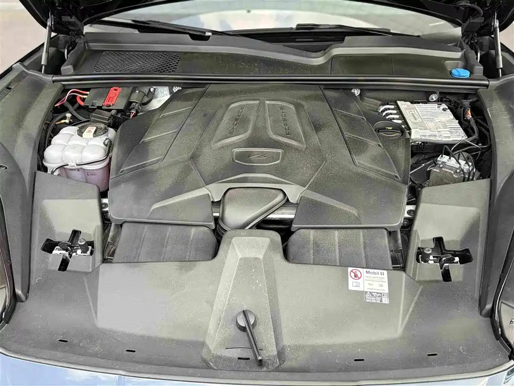 Photo 9 - Porsche Cayenne