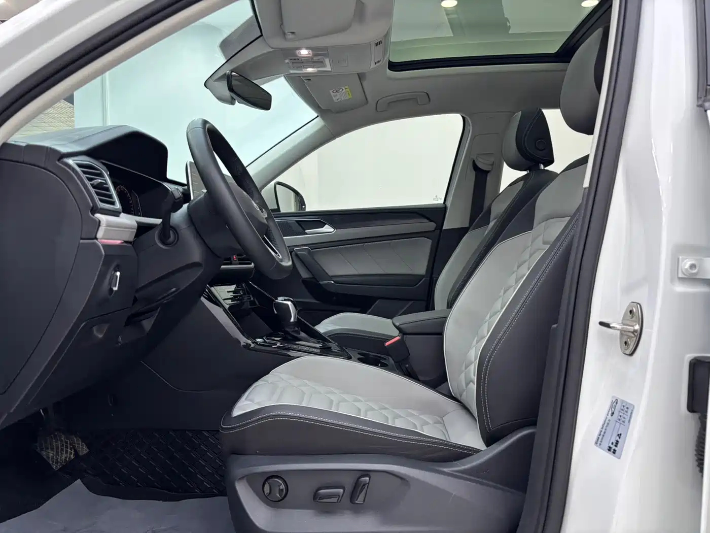 Volkswagen Tayron 2023 330TSI 2WD Luxury Plus Advanced Edition фото 4