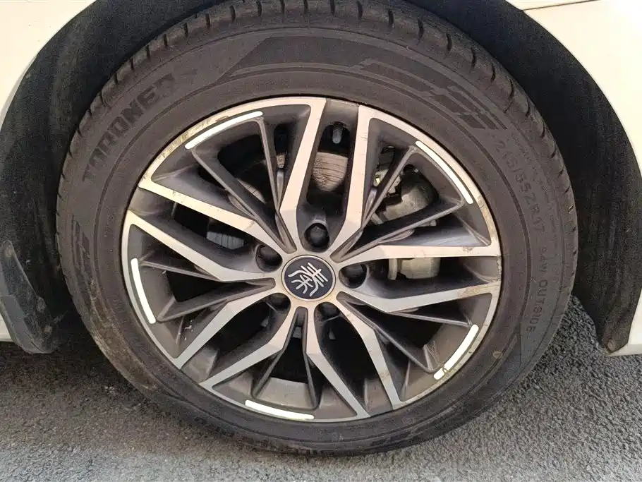 BYD Qin PLUS 2021 DM-i 55KM Flagship фото 6