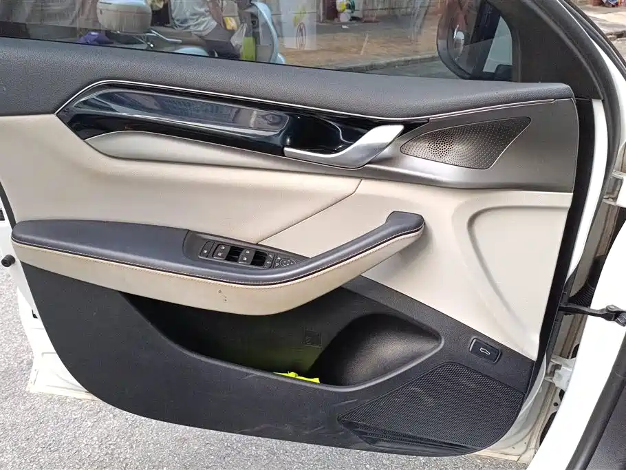 BYD Qin PLUS 2021 DM-i 55KM Flagship фото 7