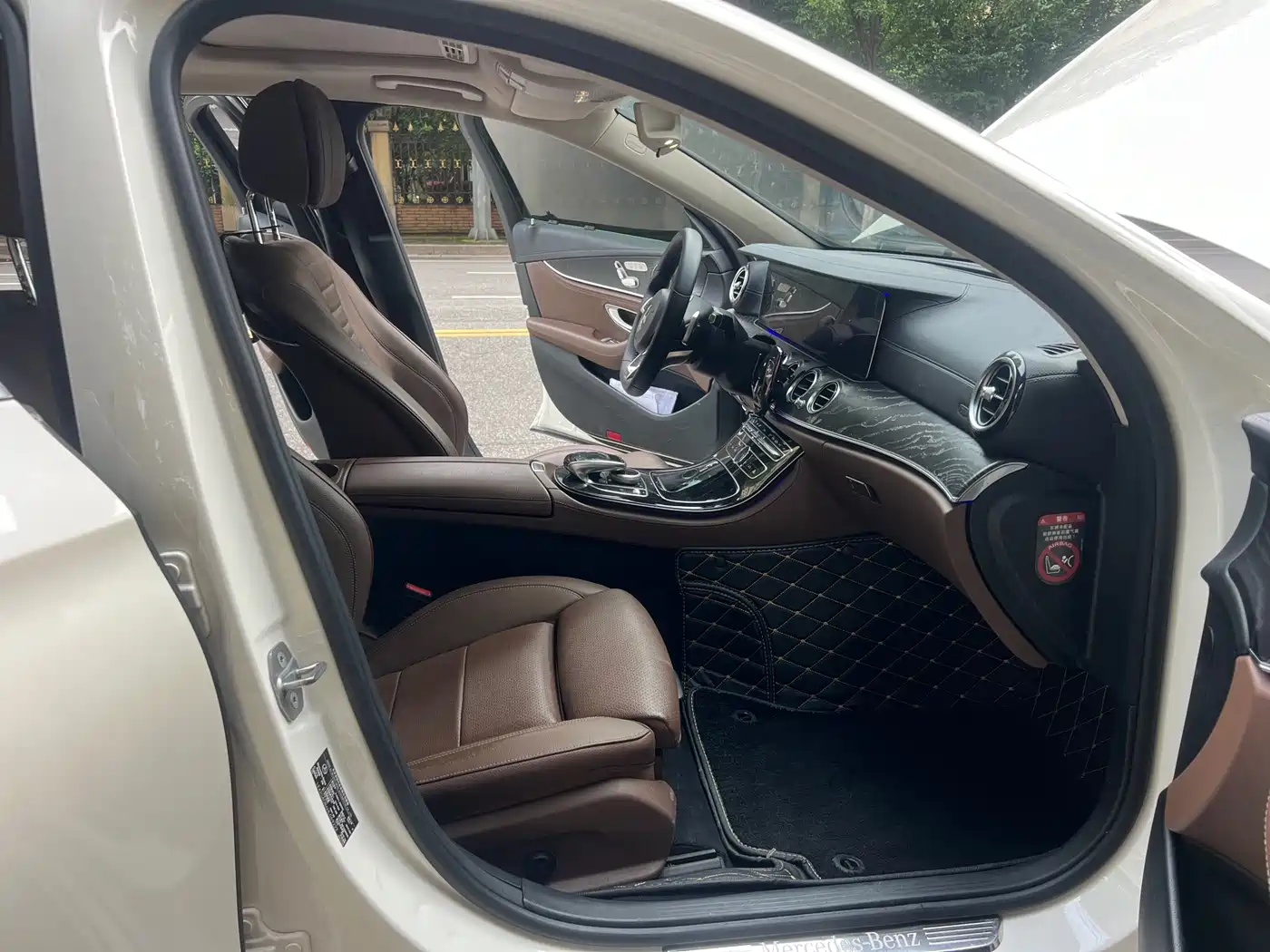 Mercedes-Benz E-Class 2017 E 200 L 4MATIC фото 15