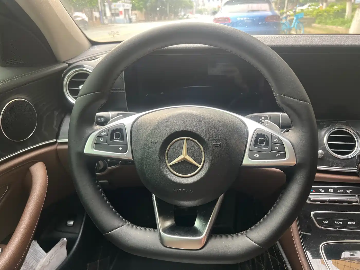 Mercedes-Benz E-Class 2017 E 200 L 4MATIC фото 25