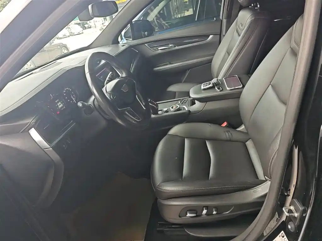 Cadillac XT5 2022 2.0T 4WD Luxury фото 11