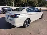 Photo 4 - Peugeot 408