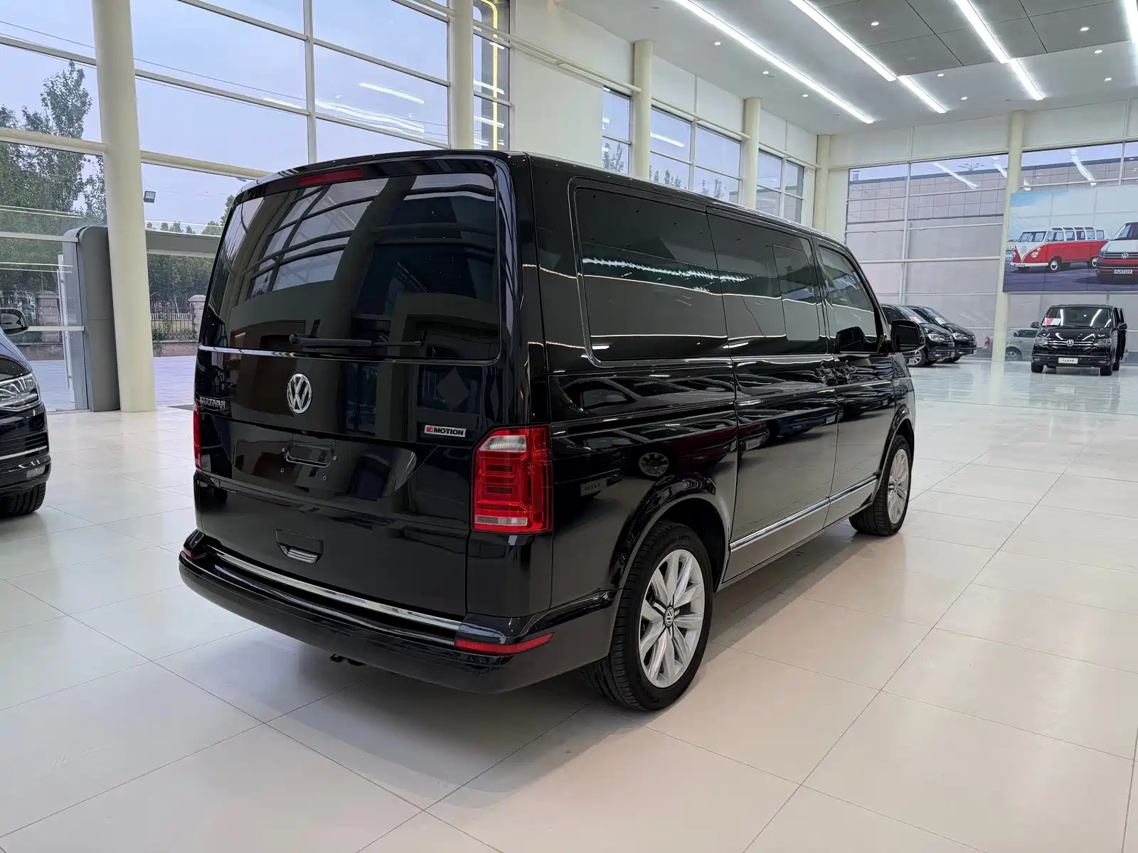 Фото 6 - Volkswagen Multivan