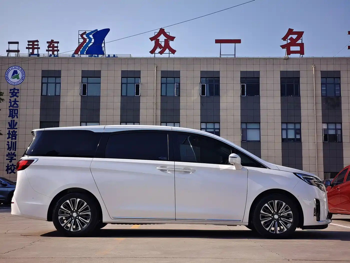 Buick GL8 2023 ES Landmaster Flagship фото 4
