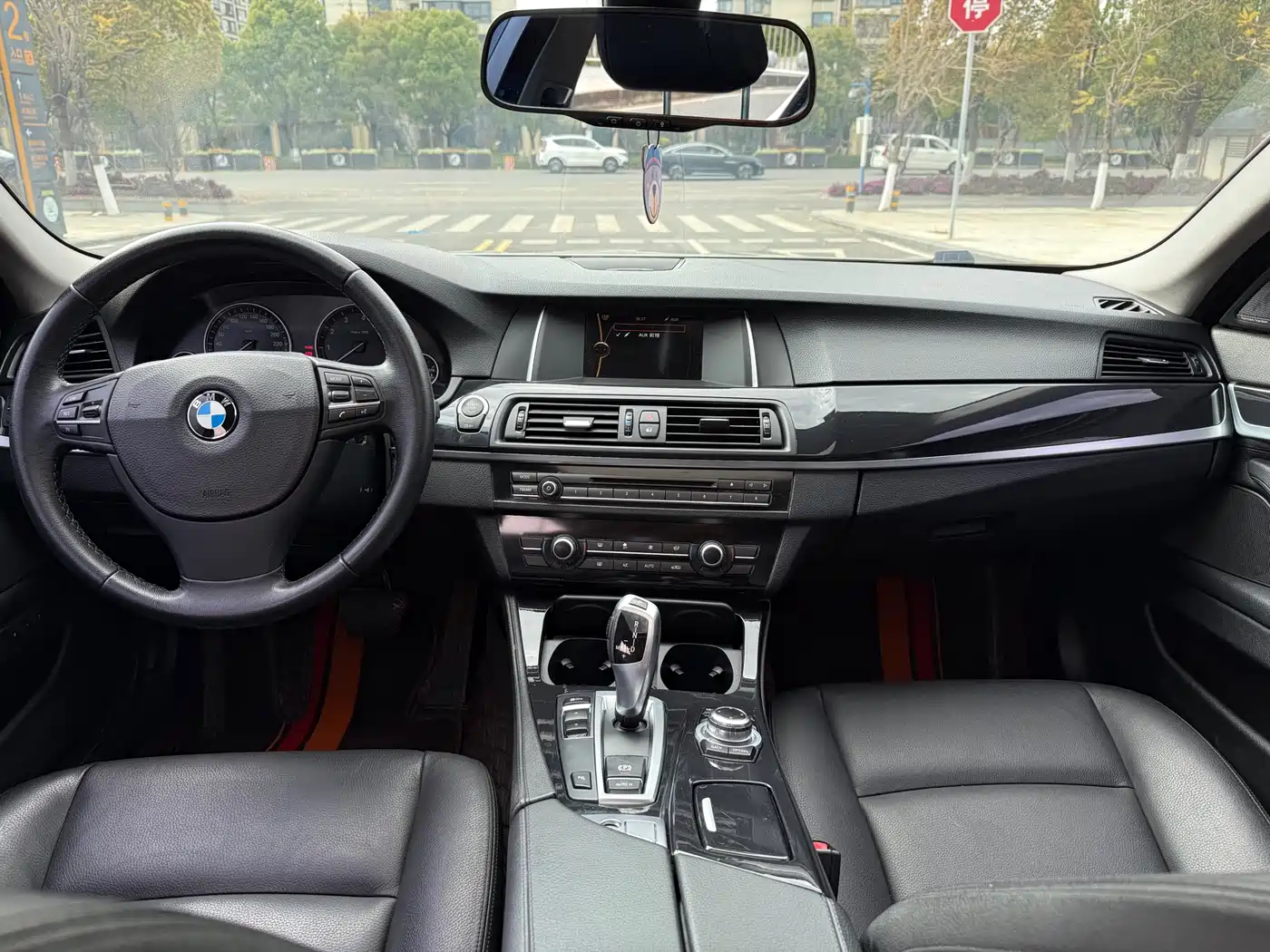 BMW 5 Series 2013 520Li Elegance фото 17